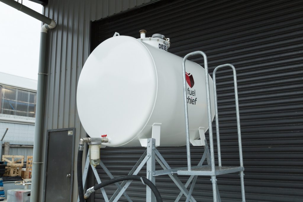 900L - Compliant Overhead Farm Tank<br<